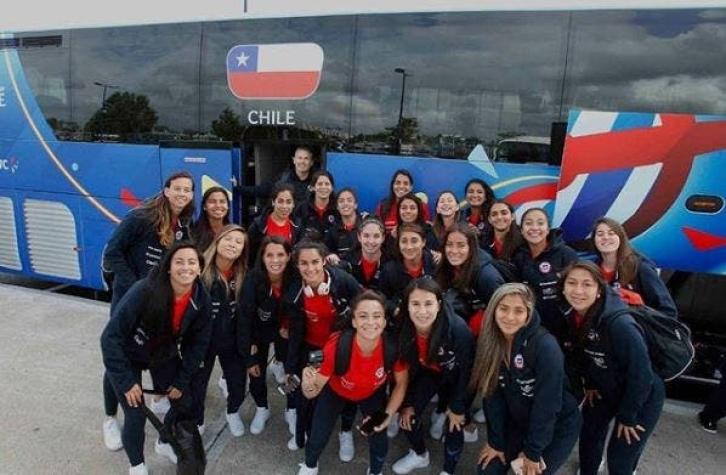 ¡Ya están en Francia! La recepción a las jugadoras de la "Roja" a días de su debut mundialista