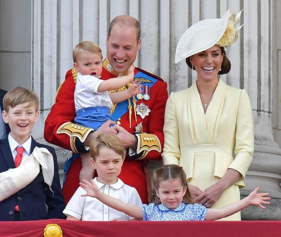 Príncipe Louis se robó las miradas en ceremonia en honor a la reina Isabel II