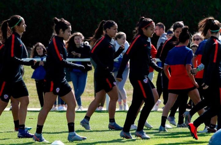 [FOTOS] La Roja femenina realizó su primer entrenamiento en Francia y ya piensa en debut ante Suecia