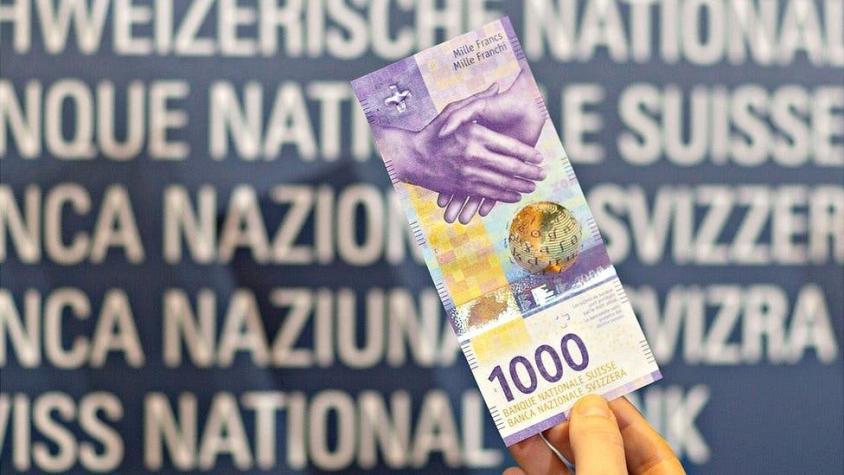 ¿Por qué los suizos siguen amando el dinero en efectivo (a contracorriente del resto de Europa)?