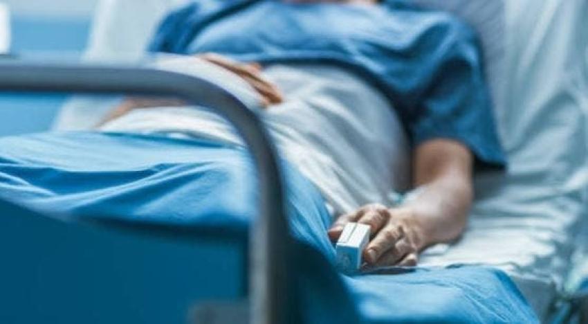 Los impactantes casos de los adultos mayores que viven en el hospital a pesar de estar de alta