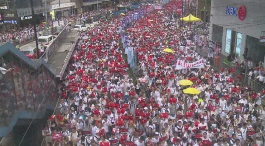 [VIDEO] Multitudinaria protesta en Hong Kong