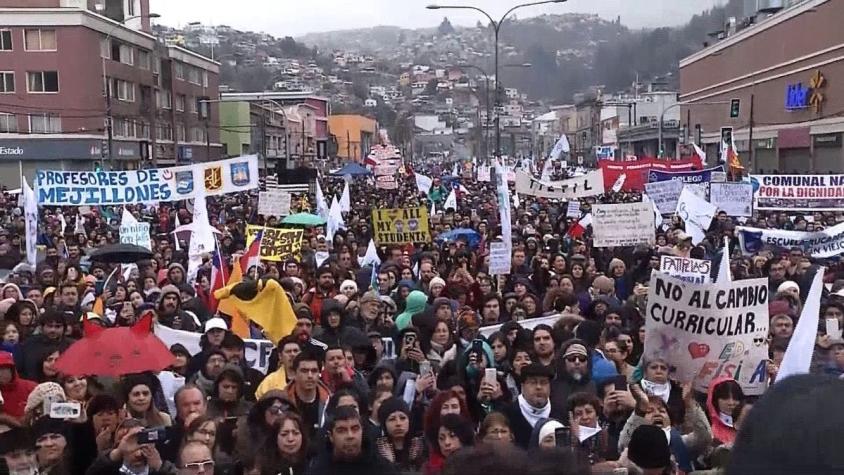 [VIDEO] Profesores marcharon hasta el Congreso en Valparaiso para exigir sus demandas