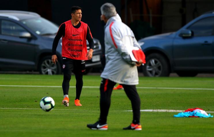 [VIDEO] Alexis entrena con normalidad a cuatro días del debut de Chile en Copa América