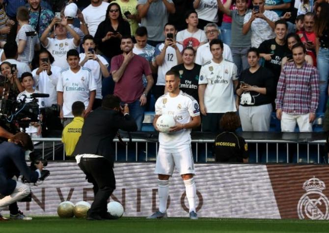 [VIDEO] Esto pasa cuando un hincha de Barcelona llega a la presentación de Hazard en el Real Madrid