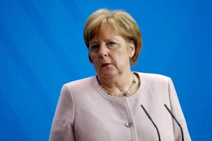[VIDEO] Angela Merkel sufre temblores durante una ceremonia oficial