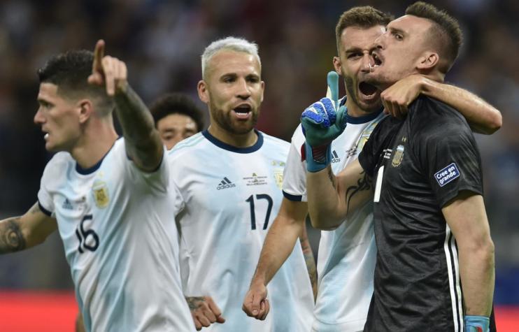 [VIDEO] Franco Armani se luce tapando penal y mantiene viva a Argentina en Copa América