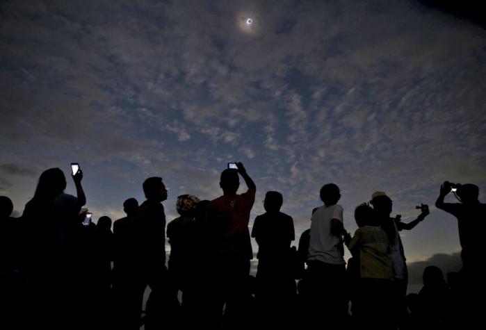 Comparte tu eclipse: concurso premiará las mejores fotos con un viaje al observatorio ALMA