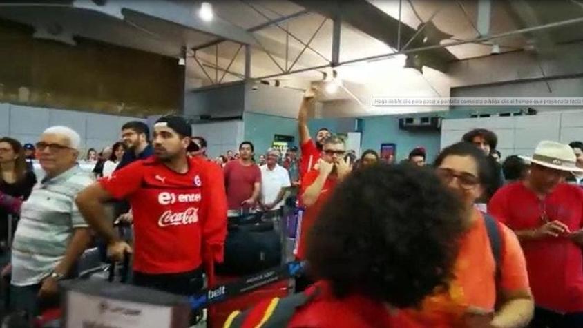 Marea Roja en Brasil: Chilenos deben esperar hasta 10 horas en aeropuerto de Salvador de Bahía