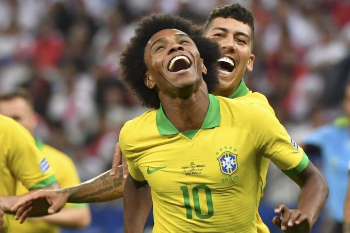 [VIDEO] ¡Inatajable!: El violento golazo con que Willian puso el 5-0 de Brasil ante Perú