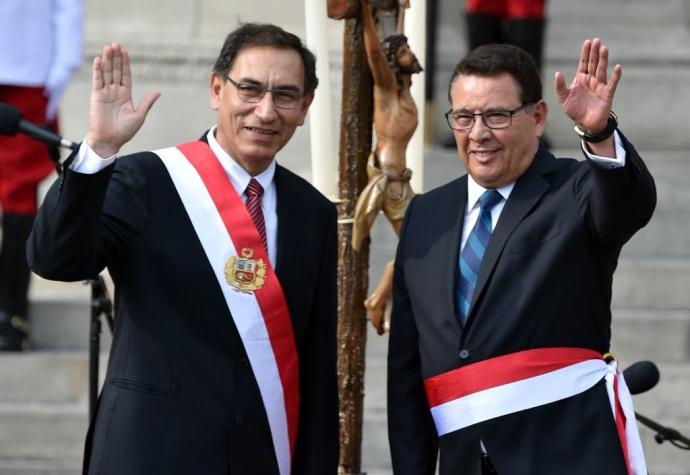 Ministro de Defensa de Perú muere al abordar helicóptero