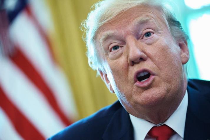 Trump anuncia sanciones "contundentes" contra el líder supremo de Irán