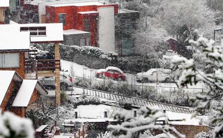 Dirección Meteorológica emite aviso por nevadas entre las regiones de O'Higgins y Aysén