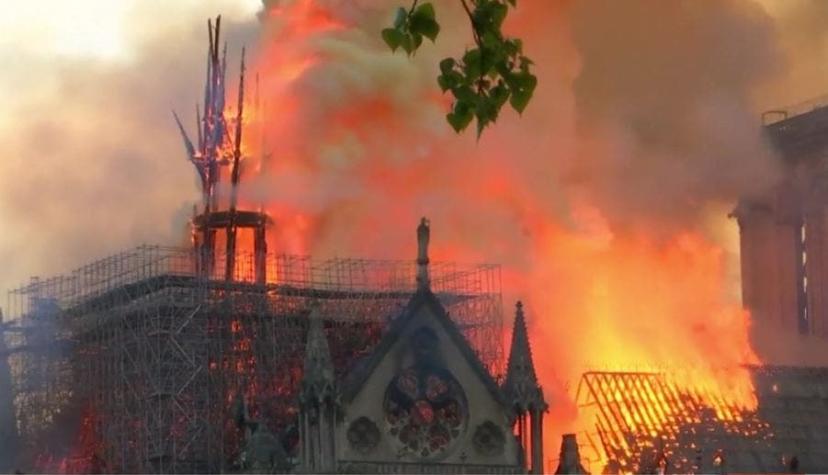 [VIDEO] Incendio en Notre Dame: Un cigarrillo mal apagado o falla eléctrica