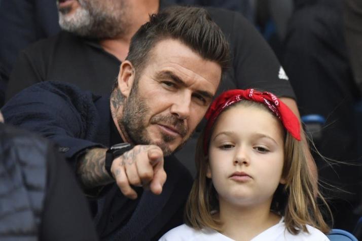 La graciosa expresión de un niño al encontrarse con David Beckham en el estadio se vuelve viral