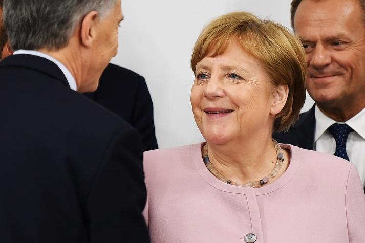 Merkel llama a la calma por sus reiterativos temblores: "Me siento bien"