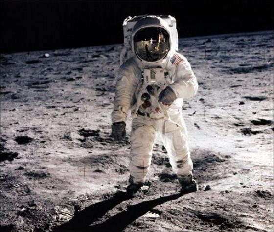 [FOTO] La inevitable desintegración del traje de Neil Armstrong