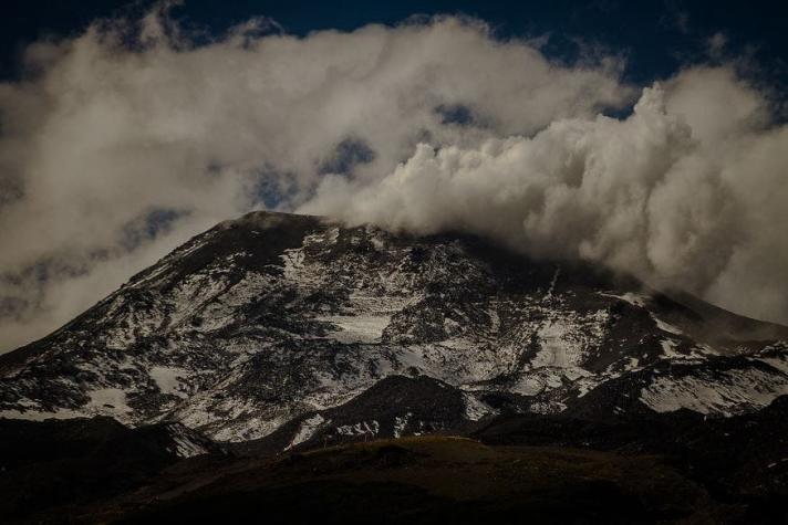 Sernageomin alerta por pulso volcánico de cenizas en Nevados de Chillán