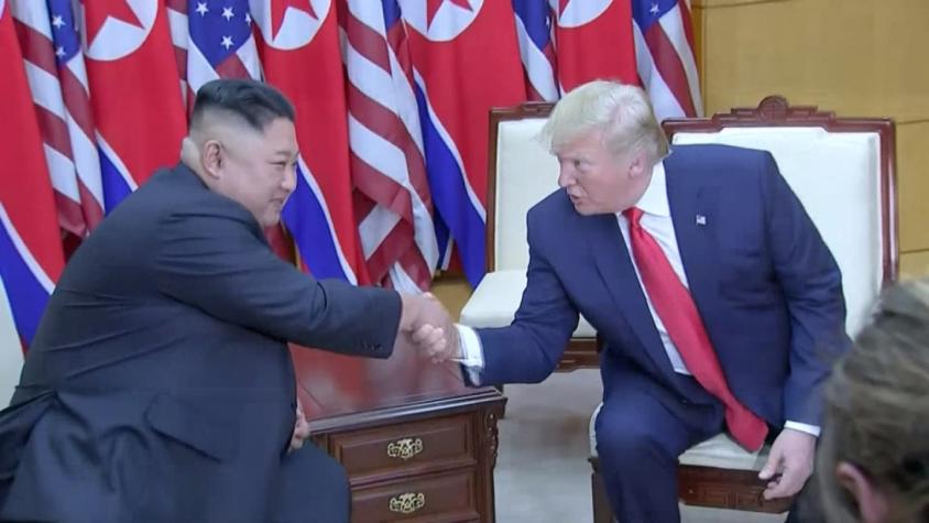 [VIDEO] Trump hace historia al pisar suelo norcoreano
