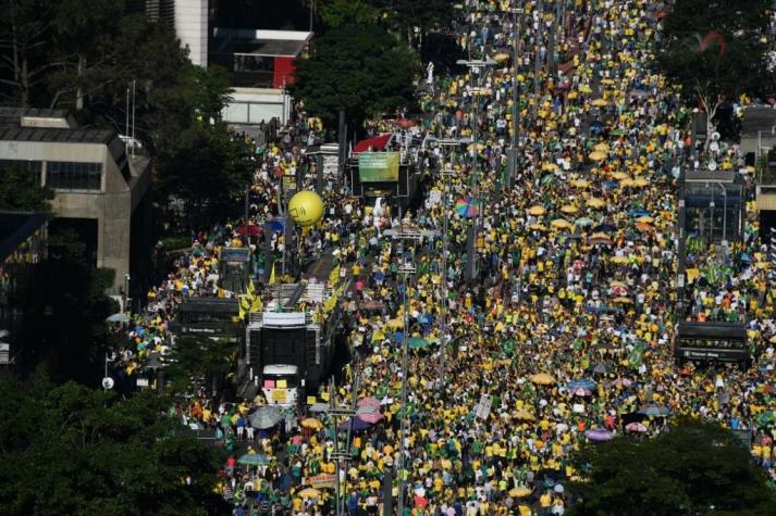 [FOTOS] Multitudinaria marcha en apoyo a ministro de Bolsonaro y exjuez que encarceló a Lula
