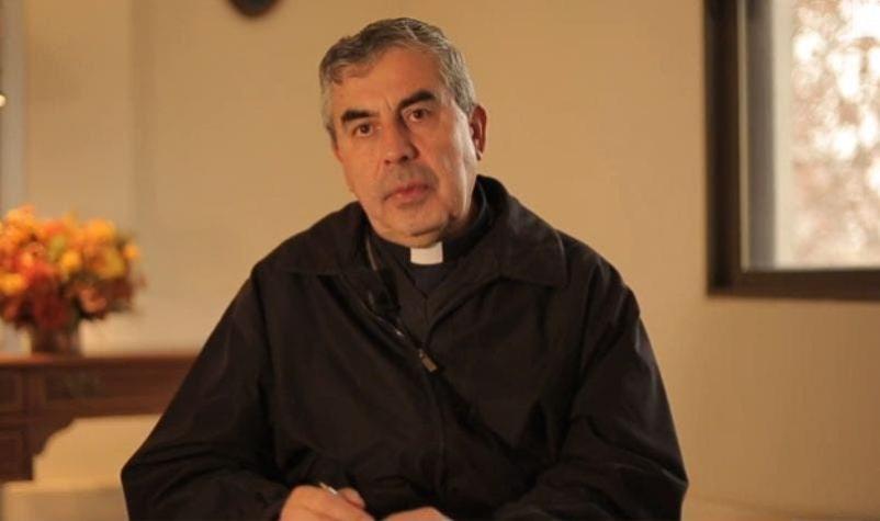 Reportajes T13: Obispo justifica millonarios sueldos de capellanes castrenses