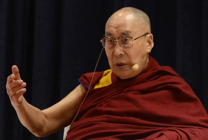 El dalái lama pide disculpas por sus comentarios sobre las mujeres