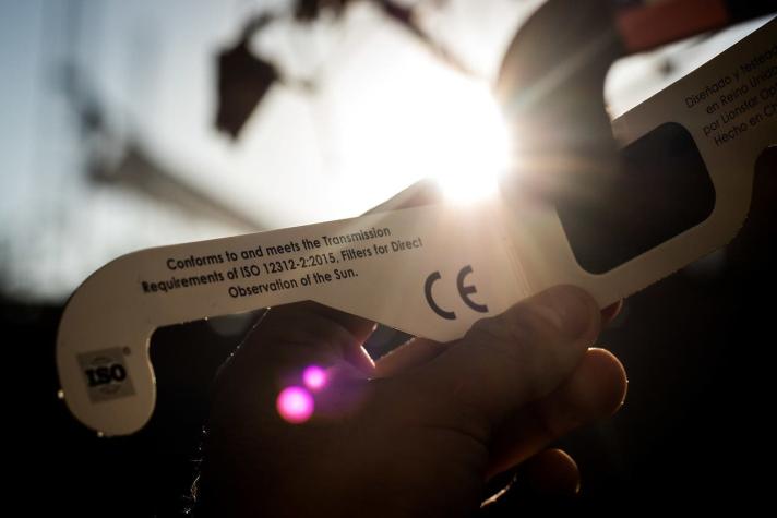 ¿Sin lentes para el eclipse? Cruz Roja prestará gafas en Plaza Italia