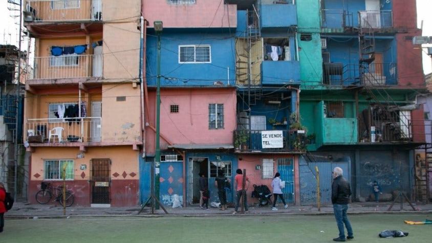 Cómo la crisis en Argentina hace aún más difícil la vida en Villa 31, el barrio marginal más antiguo