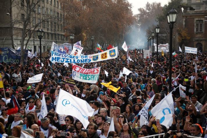 Nueva marcha de profesores en Santiago: Revisa aquí los desvíos de tránsito
