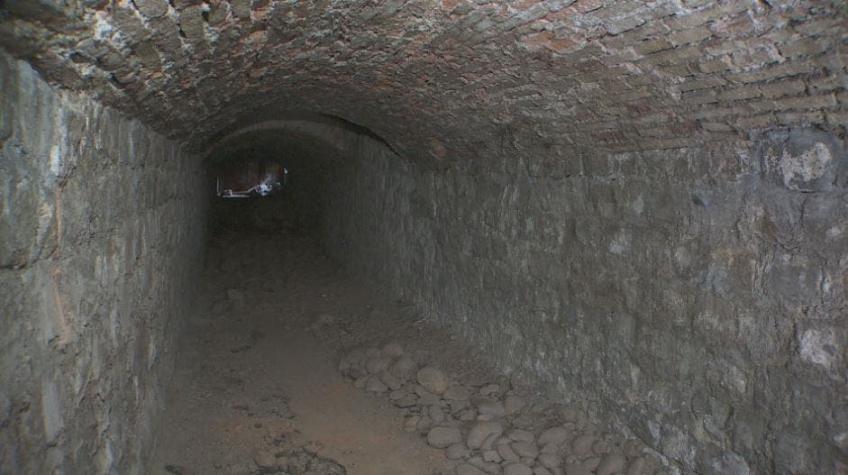 [VIDEO] Histórico hallazgo de misterioso túnel en el sector norte de Santiago