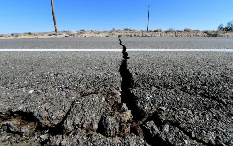 [VIDEO] La aterrada reacción de dos periodistas al vivir el terremoto de California
