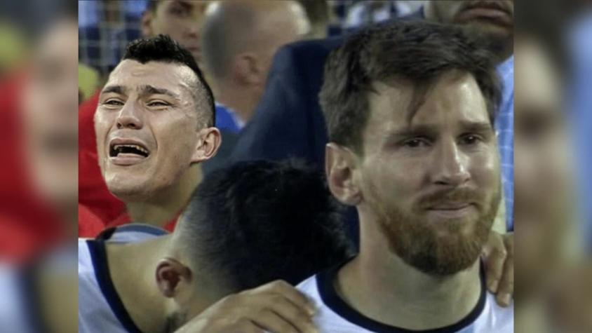 [FOTOS] Los mejores memes que dejó las expulsiones de Gary Medel y Lionel Messi