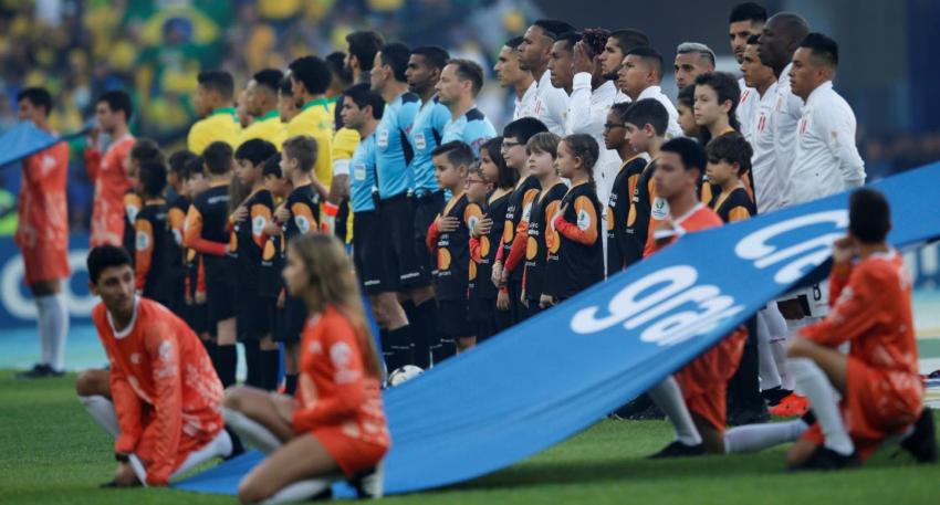 [VIDEO] "¡Que les vaya muy bien!": El saludo de Tobar a jugadores de Brasil y Perú antes de la final