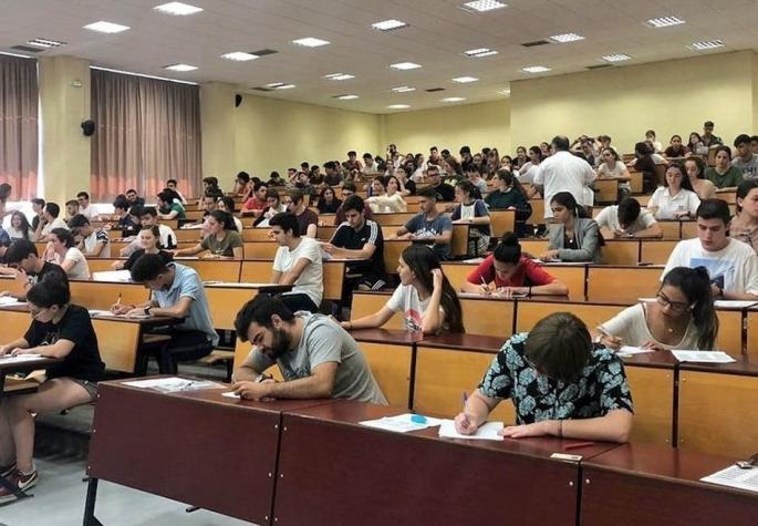 15 profesores y sólo tres graduados: La insólita foto de una universidad española y su explicación