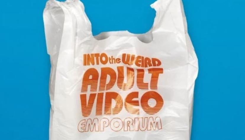 La ridícula estrategia de un supermercado para avergonzar a sus clientes que piden bolsas plásticas