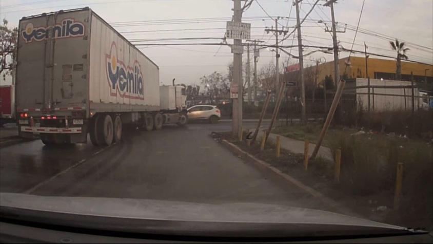[VIDEO] "Encerrona" a camión con televisores avaluados en casi 100 millones de pesos