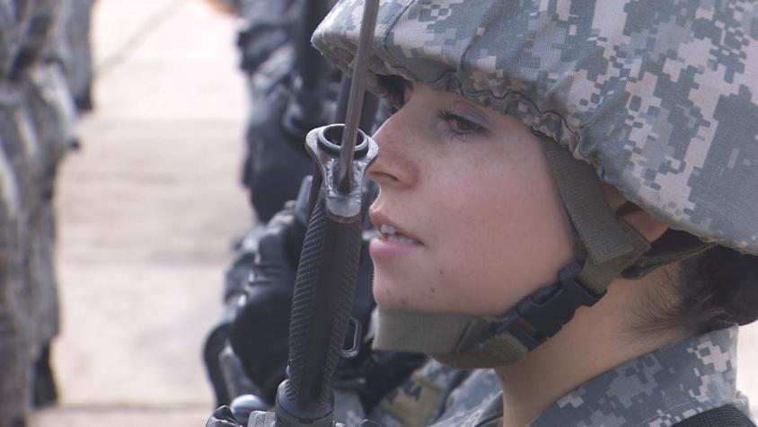 [VIDEO] Las voluntarias del Servicio Militar: Mujeres baten récord en postulaciones