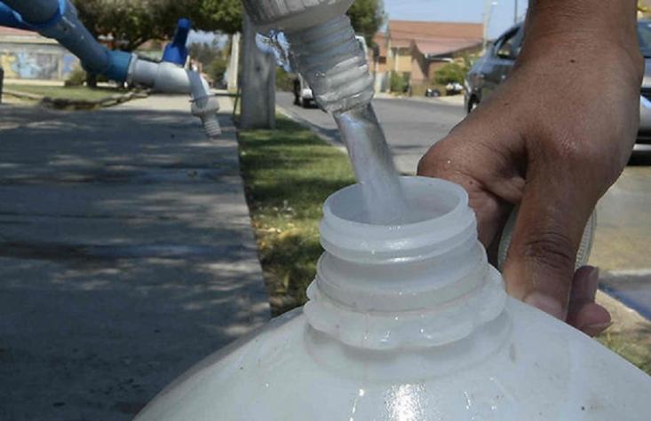 SEC confirma que 1.100 litros de petróleo contaminaron agua potable en Osorno y corte se extendería