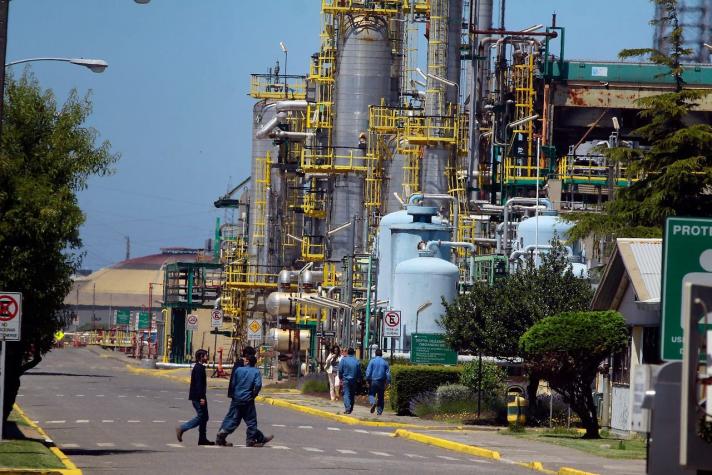 Seremi de Salud anuncia sumario por rotura en línea de refinería de Enap en Hualpén