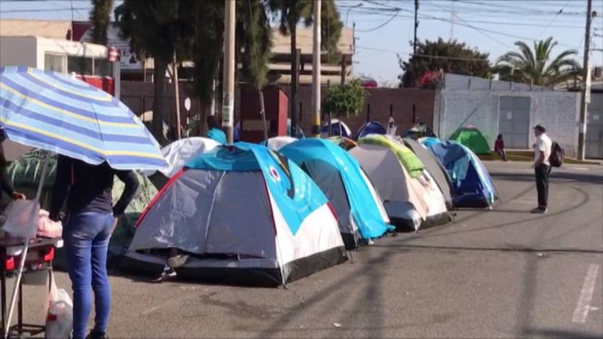 [VIDEO] Sigue el drama humanitario fuera de consulado chileno en Tacna