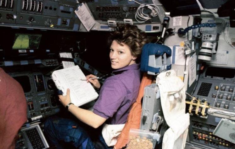 Mujeres Bacanas: Eileen Collins; la primera comandante espacial