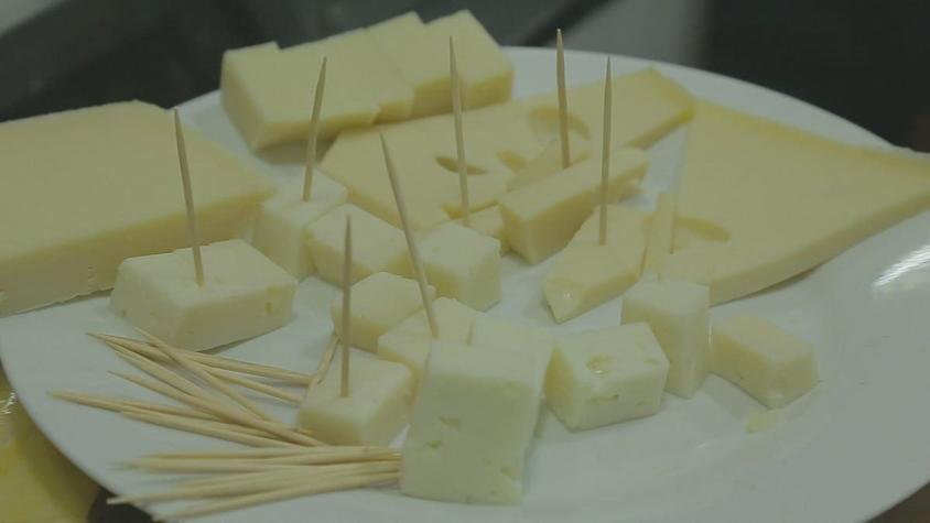 [VIDEO] Denuncian a dos marcas de queso por vender un sucedáneo del producto