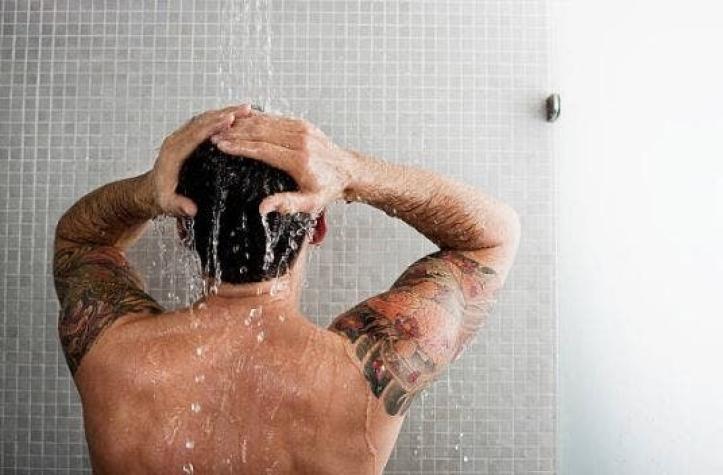[VIDEO] Hombre asegura no lavarse el pelo hace 40 años por "una bendición de Dios"