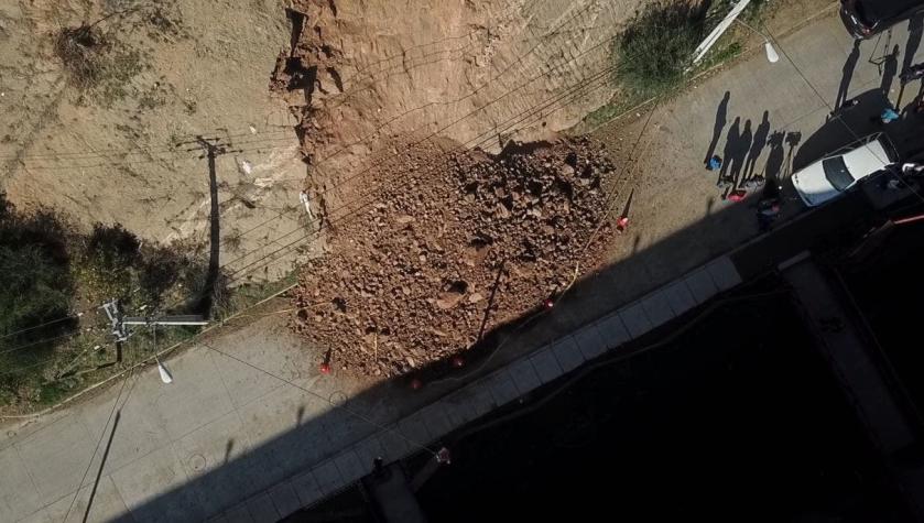 [VIDEO] Socavón amenaza viviendas en Valparaíso