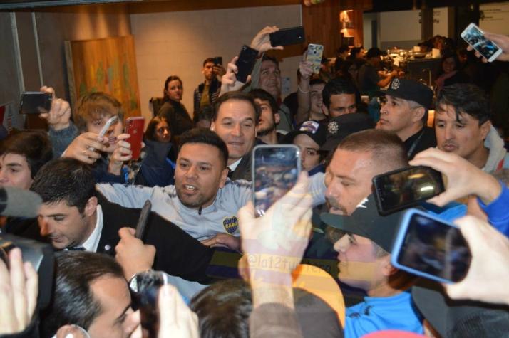 [VIDEO] Locura en Ezeiza: Así fue la llegada de Daniele De Rossi para sumarse a Boca Juniors