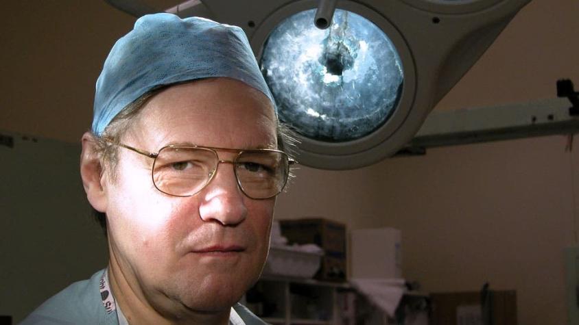 Stephen Westaby, el cirujano que salvó a más de 11.000 pacientes gracias a que se fracturó el cráneo