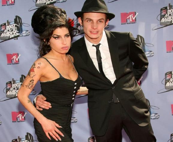 Ex marido de Amy Winehouse inicia demanda para pedir parte de la fortuna de la fallecida cantante