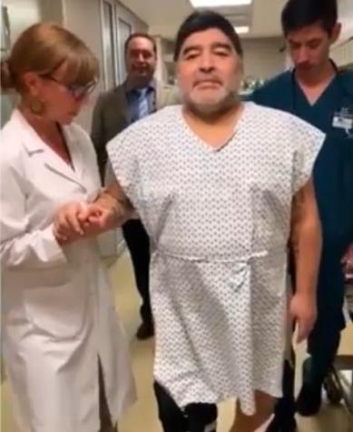 [VIDEO] "Volví a caminar como cuando tenía 15 años": Maradona reaparece tras cirugía en su rodilla