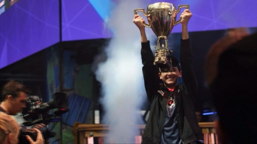 [VIDEO] Joven de 16 años gana el mundial de videojuego Fortnite que repartió 30 millones de dólares
