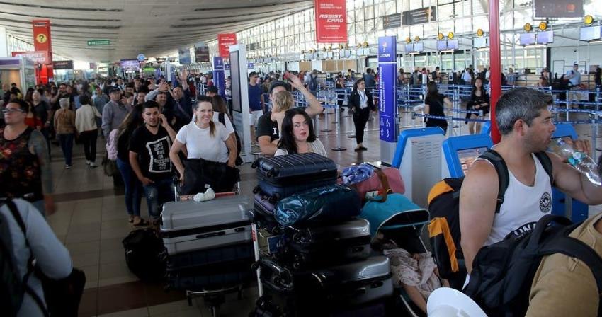 Sernac exigirá a aerolíneas devolver tasas de embarque por vuelos no realizados